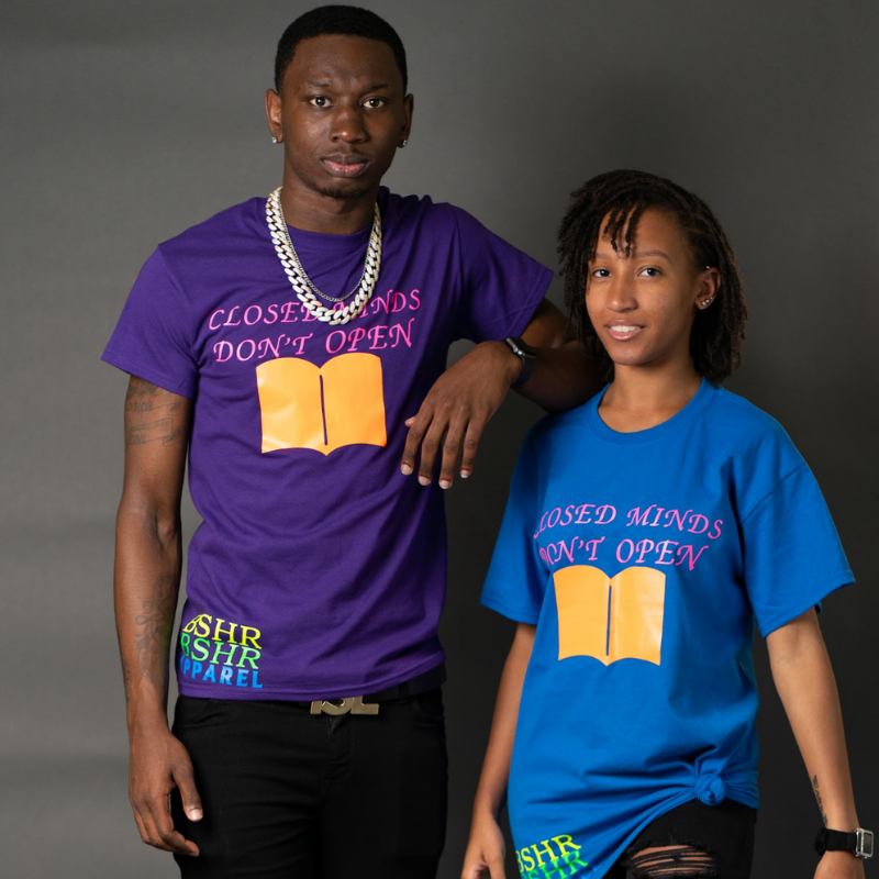 T-Shirt (Closed Minds)
