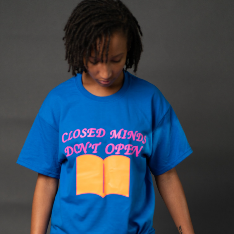 T-Shirt (Closed Minds)
